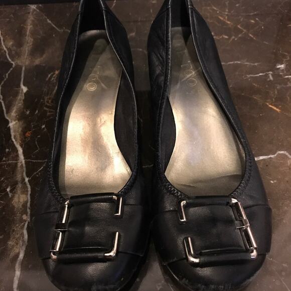 Ladies Size 7 Flats - Picture 1 of 6